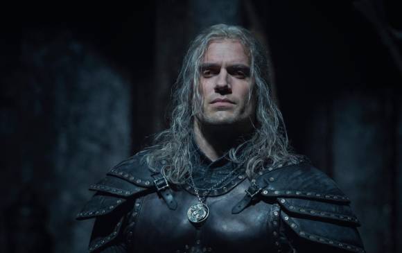 The Witcher es protagonizada por el actor Henry Cavill como Geralt de Rivia y Freya Allan como Ciri. FOTOS cortesía Netflix