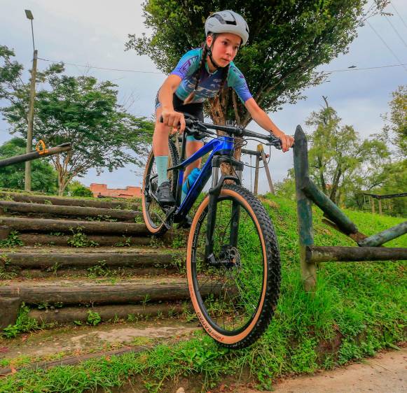 Daniela Gaviria Ramírez es intrépida, potente y con gran habilidad para el ciclismo de montaña, actualmente es la subcampeona juvenil y una de las de mayor proyección internacional. FOTO Esneyder Gutiérrez
