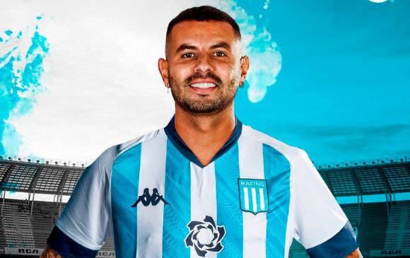 El antioqueño, que había llegado a Argentina para incorporarse a Racing, salió positivo para covid-19 y por el momento fue aislado. FOTO TOMADA DE @PasionCyBlanca