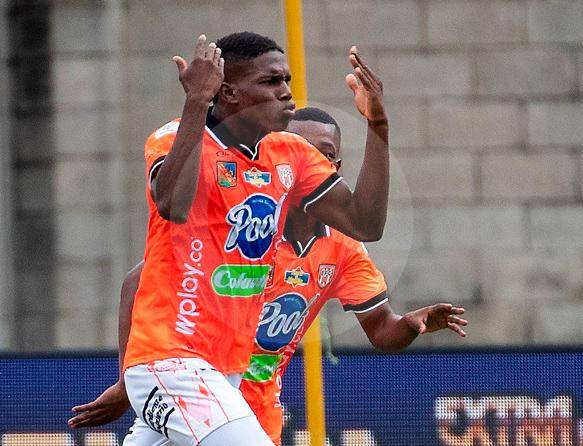 El chocoano Henry Mosquera ha celebrado en cinco ocasiones con el Envigado en la Liga. FOTO CAMILO SUÁREZ