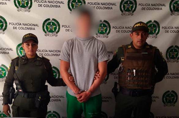El hombre fue capturado cuando se desplazaba en la camioneta que figuraba como robada. FOTO: Cortesía MEVAL