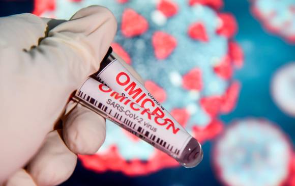 No es posible afirmar que la pandemia terminará con ómicron. Es impredecible lo que puede ocurrir, pero por ahora se sabe que, de mantenerse, la dinámica cambiaría en términos epidemiológicos. FOTO GETTY.