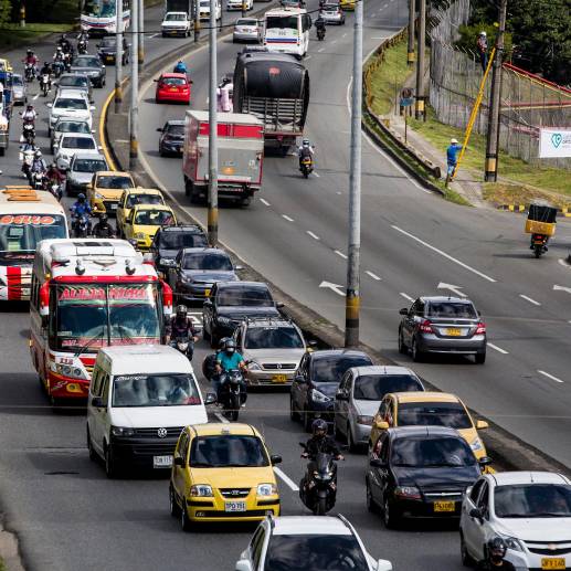 Las sanciones por incumplir el pico y placa se pueden impartir en cualquiera de los 10 municipios del Valle de Aburrá. FOTO Julio César Herrera