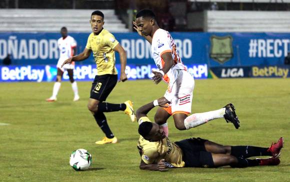 El jugador, nacido en Tucaní (Mérida, Venezuela), ajusta 143 partidos oficiales como profesional y 31 goles. Actuó en Trujillanos, Monagas y acaba de pasar por Envigado. FOTO cortesía dimayor 