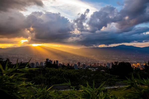 En el mundo viven más de 7 mil 700 millones de personas y tanto su salud, como la del planeta, dependen del medio ambiente. Foto: Carlos Velázquez 