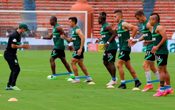 El equipo verdolaga está de vacaciones hasta el 15 de junio. Por ahora los dirigentes guardan silencio sobre el remplazo de Alexandre Guimaraes. Otra tarea es revisar la lista de contratos de los jugadores, pues algunos no se han adaptado al club. FOTO Dimayor