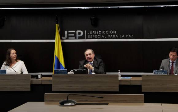 Los magistrados de la JEP indicaron que tienen múltiples evidencias que sustentan la imputación establecida en el Auto 125 de 2021. FOTO EFE