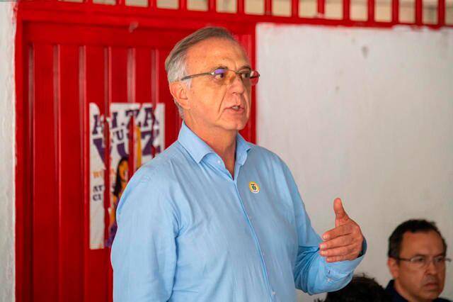 El ministro de Defensa, Iván Velásquez, detalló los plazos para sacar a invasores de los predios. FOTO: COLPRENSA