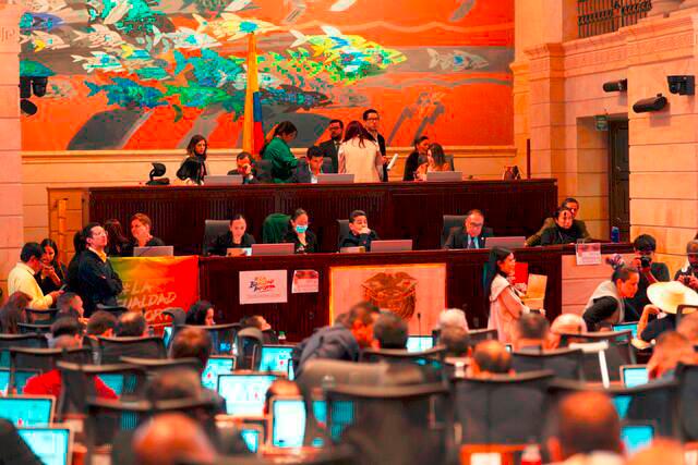 El viernes se presentó la denuncia en Fiscalía. Foto: Colprensa. 