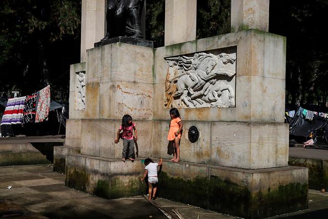 La población indígena lleva un mes en el Parque Nacional. Foto: Colprensa. 