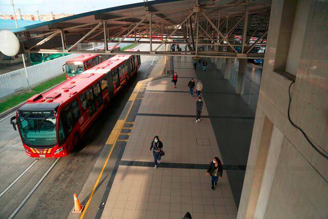 Los presuntos abusos habrían sido cometidos por un funcionario de la empresa de transporte. Foto: Colprensa