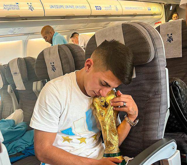 Thiago Almada estuvo cerca de salir de la convocatoria de la albiceleste por la investigación en curso. Foto: redes sociales