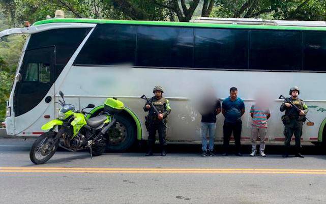 En este bus llevaban a los migrantes hacia Necoclí. Foto: Cortesía