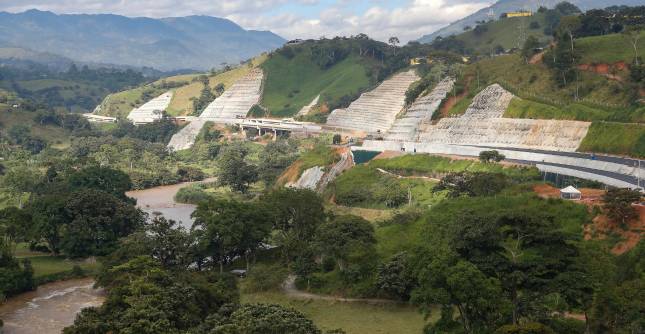 Vías del Nus es una interconexión vial de 160 kilómetros que empalmará con las principales concesiones viales del país, rumbo a los centros de intercambio comercial como la Costa Caribe, la Costa Pacífica, así como con el río Magdalena. FOTO: MANUEL SALDARRIAGA