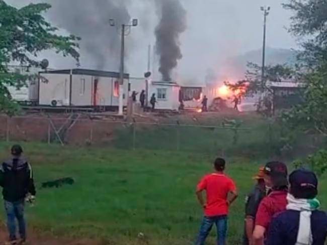 En la mañana de este jueves 2 de marzo, los campesinos se tomaron las instalaciones de la petrolera Emerald Energy. FOTO: CORTESÍA