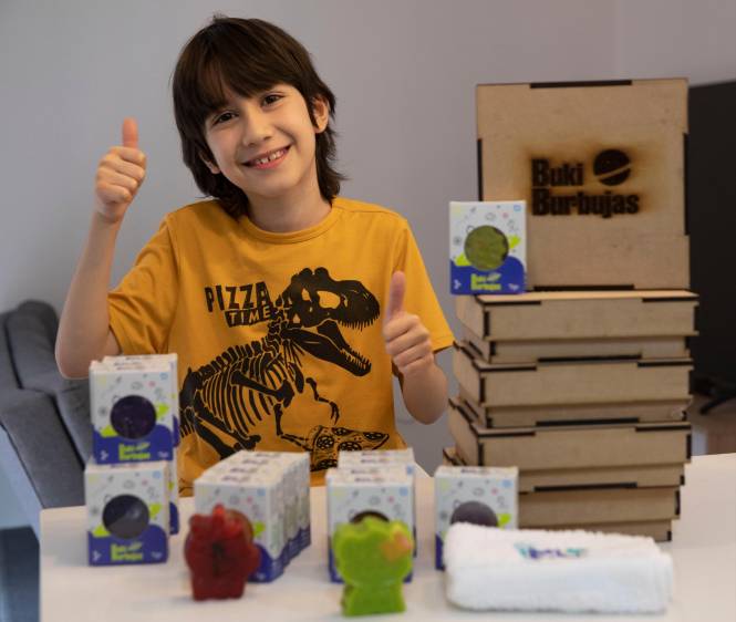 Samuel, el empresario de 9 años que cazó los tiburones de Shark Tank  Colombia