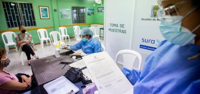 Pese al avance de la vacunación, el cuarto pico de covid se viene profundizando en Colombia. FOTO JUAN ANTONIO SÁNCHEZ