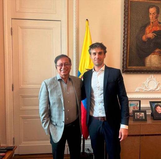Petro ha demostrado estar de lado de Pedro Castillo, lo que le costó ser declarado como persona no grata en Perú. Foto: Twitter @gustavopetro. 