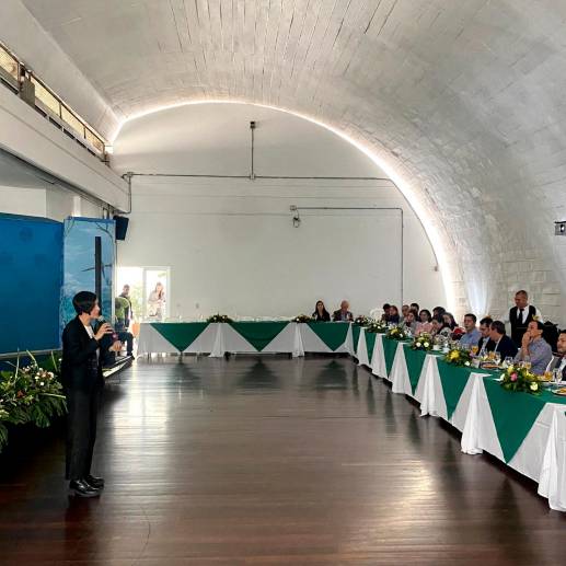 Susana Muhamad le explicó a los gremios en una reunión en Corantioquia que el Ministerio cometió imprecisiones en la formulación de la resolución y por ello decidieron dar marcha atrás. <b><span class="mln_uppercase_mln"> </span></b>FOTO<b><span class="mln_uppercase_mln"> cortesía</span></b>