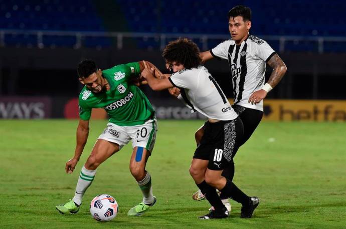 El partido ante Libertad será el próximo miércoles en el estadio Atanasio Girardot y Nacional espera cambiar la historia de 2019, en la que los paraguayos lo dejaron en el camino. Foto: EFE.
