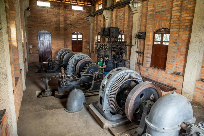 Las ruedas Pelton generaban la energía con el agua que venía del valle de San Nicolás por tuberías. Foto: Esteban Vanegas