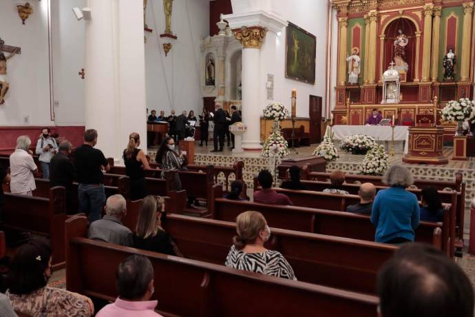 El poeta perteneció al movimiento Nadaísta y era conocido como X-504 en el mundo de las letras. Durante muchos años dictó un taller literario, en la Biblioteca Pública Piloto, que era ícono en la ciudad. FOTO Carlos Velásquez