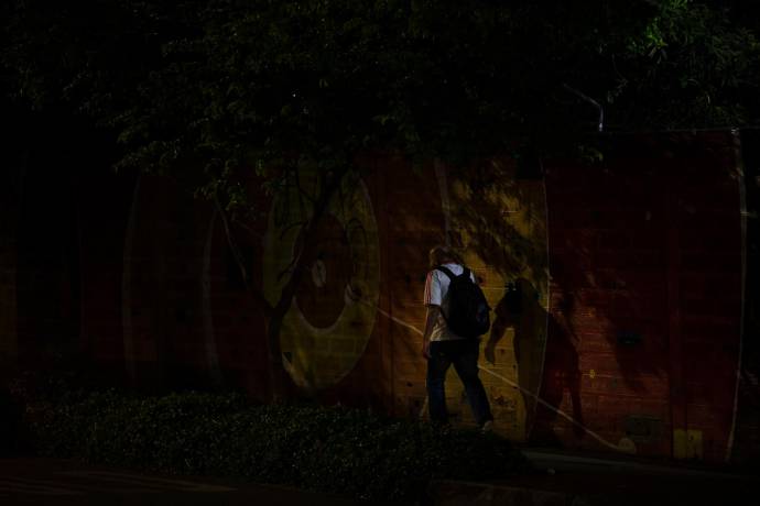 El gobernador (e) Luis Fernando Suárez explicó que el índice de positividad ha seguido aumentando, lo que evidencia la alta circulación del virus en la población. FOTO: EDWIN BUSTAMANTE