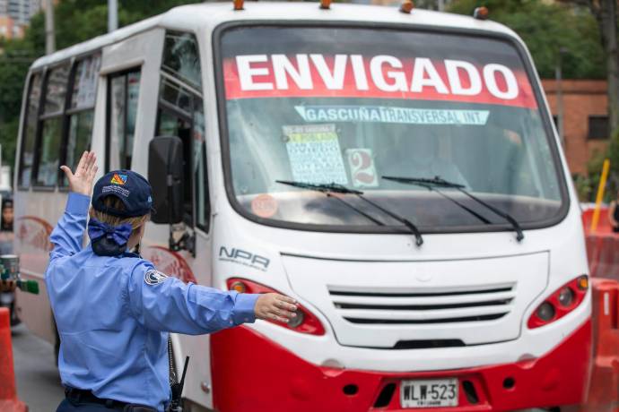 Los cierres están entre las transversales 27A sur y la calle 25 sur debido a la ejecución de obras relacionadas con el Metroplús. Foto: Edwin Bustamante