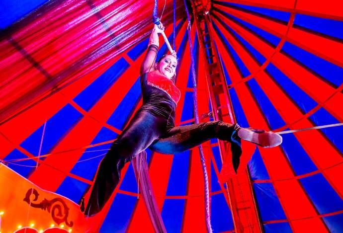  Isel Alcazar con su nombre artístico Estefany: Trapecista y caracterización de personajes. Foto: Juan Antonio Sánchez