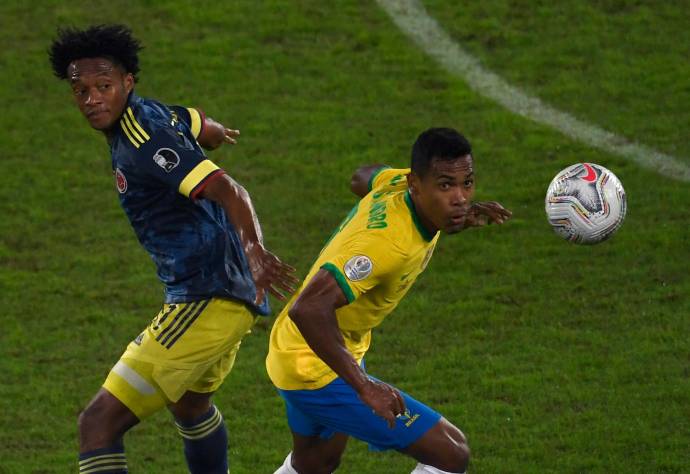 En la siguiente fecha la Selección Colombia descansa, pero se ve favorecida por el duelo entre Perú y Venezuela, ya que solo uno de los dos podrá superarlo en la tabla. Foto AFP