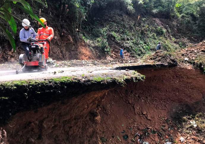 El Instituto Nacional de Vías dispuso de todos los recursos para solucionar el inconveniente. Foto: Julio César Herrera