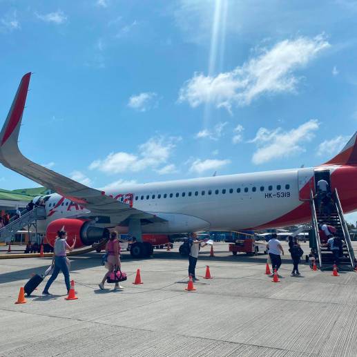 Avianca habilitó 10 operaciones adicionales a San Andrés para ayudar a salir de la isla a los pasajeros que se quedaron varados. La Fuerza Aérea también ha hecho varios vuelos. <b><span class="mln_uppercase_mln"> </span></b>FOTO<b><span class="mln_uppercase_mln"> Cortesía Aerocivil</span></b>