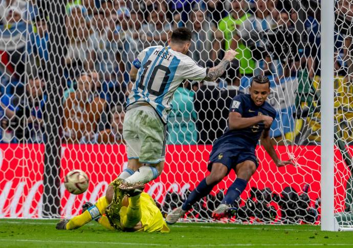 Messi fue una de las figuras de su equipo en la final, en la que marcó en dos oportunidades y luego en la definición por penales. Foto: JUAN ANTONIO SÁNCHEZ.