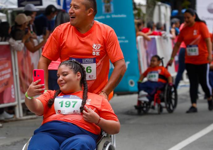El evento deportivo tuvo recorridos de 5 y 10 kilómetros, su punto de salida y llegada fue la estación Estadio del Metro de Medellín. Foto: Manuel Saldarriaga Quintero.