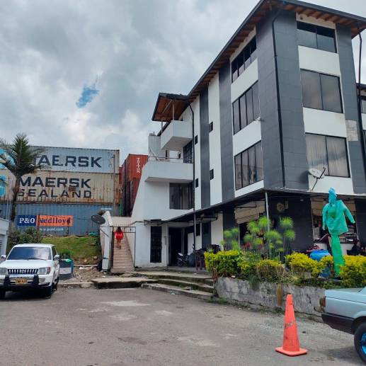 Dentro de una de las habitaciones de este hotel fue asesinada una mujer. Su compañero sentimental estaba al lado del cadáver. FOTO: JESSICA M. CANO