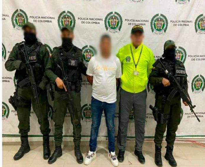El hombre fue señalado por las autoridades de ser el dinamizador de una estructura de crimen, homicidios, extorsión y tráfico de drogas en Córdoba y el Urabá antioqueño. FOTO: CORTESÍA POLICÍA 