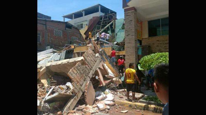 Al menos dos viviendas quedaron destruidas según información oficial. Foto: Cortesía Twitter