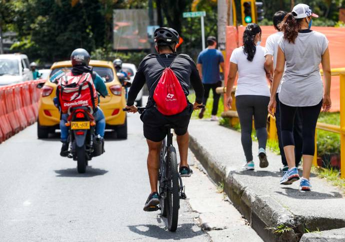 El Inder informó que permitiría que las personas hagan deporte (de manera individual). Sin embargo, las actividades a través del Inder y los escenarios deportivos estarían cerrados hasta nueva orden. Foto Manuel Saldarriaga Quintero.