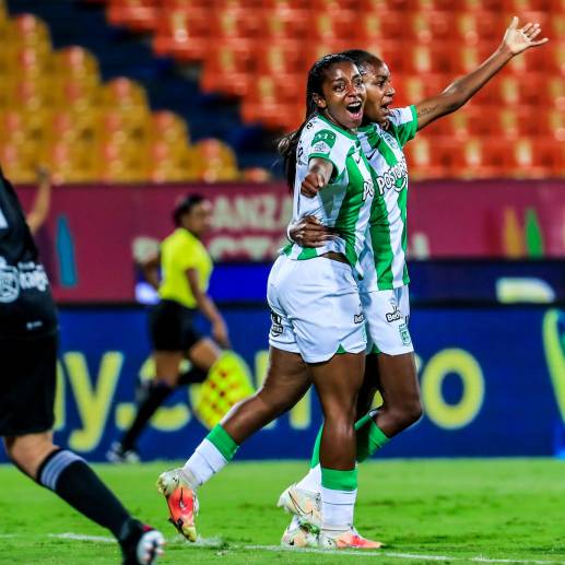 Sara Córdoba celebra su tanto ante el DIM.<span class="mln_uppercase_mln"> </span><span class="mln_uppercase_mln">FOTO</span> <b><span class="mln_uppercase_mln">jaime pérez </span></b>