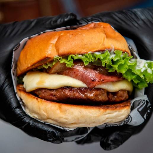 El total de hamburguesas vendidas este año durante el Burguer Master, equivale a 57 mil millones de pesos. Foto Andrés Camilo Suárez Echeverry