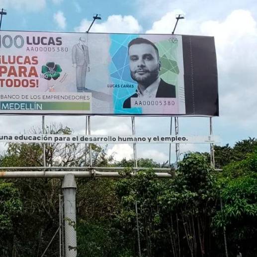 Esta es la valla que desató los cuestionamientos al concejal. Foto: Cortesía. 
