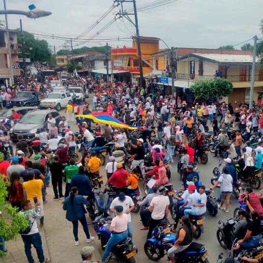En Caucasia volvieron a clases el 95 por ciento de los estudiantes. En varias instituciones se mantiene el temor de regresar. FOTO: JULIO HERRERA