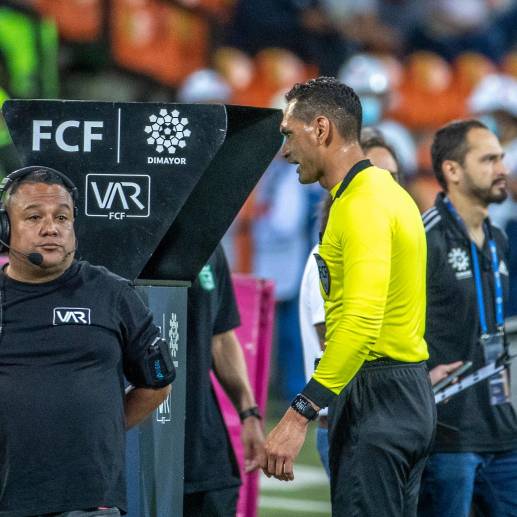 El VAR viene generando problemas en las últimas fechas de la Liga, por lo que los árbitros deben mejorar su uso. <span class="mln_uppercase_mln">FOTO</span> <b><span class="mln_uppercase_mln">Juan Antonio Sánchez</span></b>