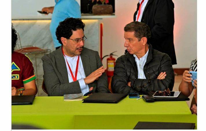  Iván Cepeda y José Félix Lafaurie tienen posturas política diferentes, pero en este momento los une que ambos hacen parte del equipo negociador del Gobierno con en ELN. FOTO: COLPRENSA 