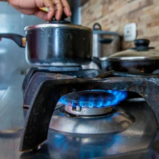 Entre las recomendaciones está que, en la medida en que vaya llegando el servicio, evitar abrir las llaves de gas. Foto: ARCHIVO