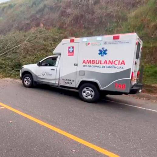 Las ambulancias han tenido que hacer transbordos de sus pacientes. Foto: Cortesía. 