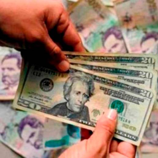 En la sesión, la divisa estadounidense terminó con un precio promedio de $4.835,76, lo que significó una subida de $99,73 respecto a la TRM. FOTO Archivo