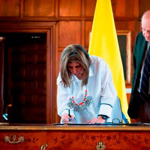 La viceministra Laura Gil al parecer tenía una mala relación con su jefe el canciller Álvaro Leyva. FOTO: Colprensa