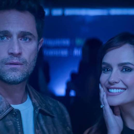 La serie colombiana protagonizada por Michel Brown y Ana Lucía Domínguez regresará a la plataforma de streaming con más historias y aventuras por contar. FOTO: Cortesía Netflix. 