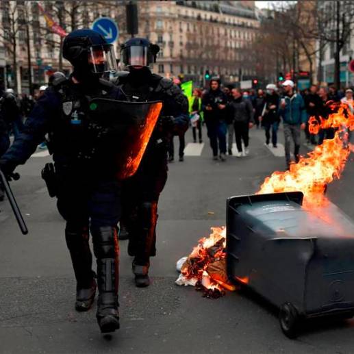 Continúan las protestas en Francia por reforma pensional de Macron. Foto: Guetty. 